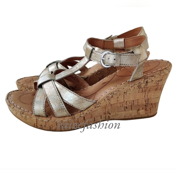 BORN Gold Leather T-Strap Cork Wedge Sandals 9 - Picture 1 of 10